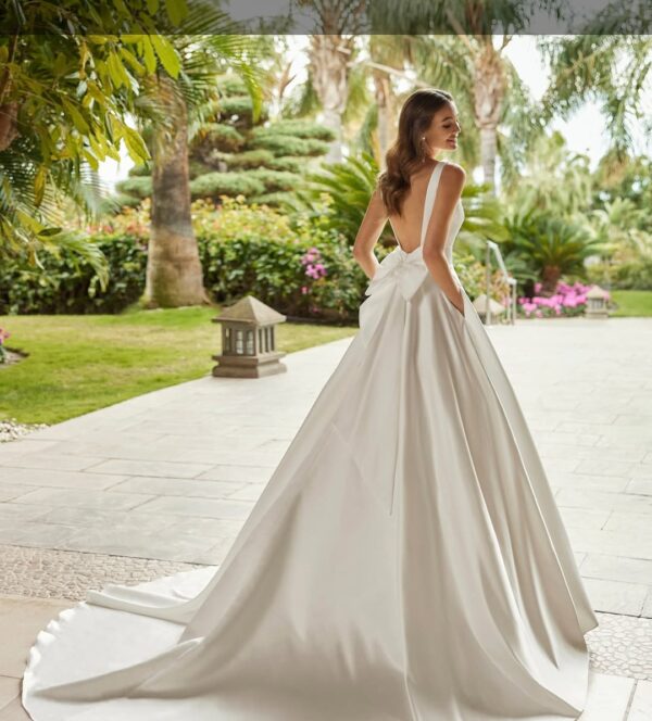 Rosa Clara, Hollie - Back